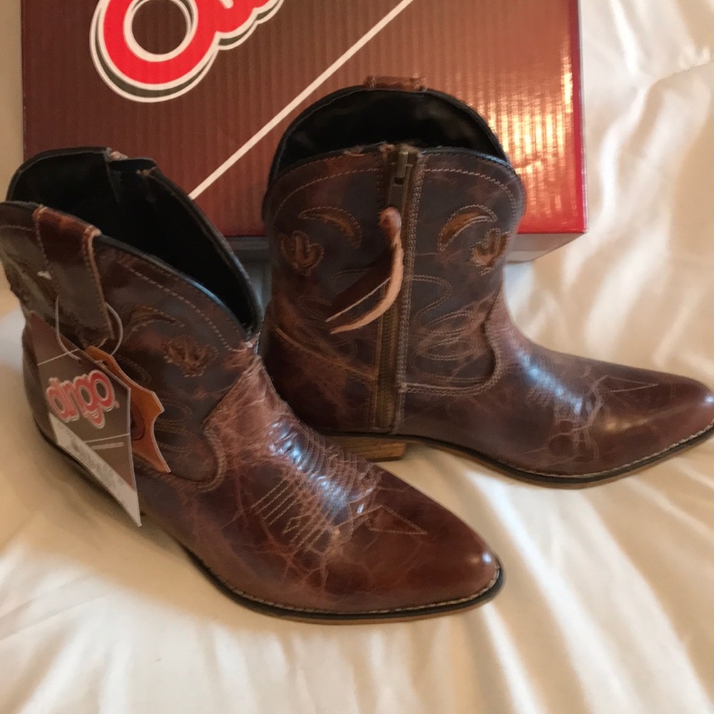 Dingo boot sz 6.5 nwts